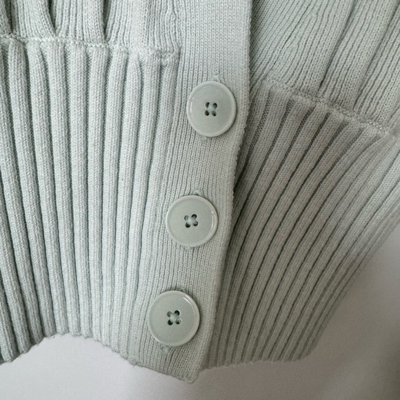 Aritzia (Wilfred) Plunge Front Cropped Cardigan - Picture 5 of 6